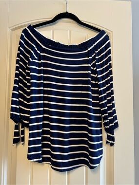 Cable & Gauge Women's Navy and White Striped Off-Shoulder Top